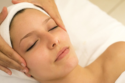 Iria López Beauty agasállate cunha masaxe relaxante con hidratación